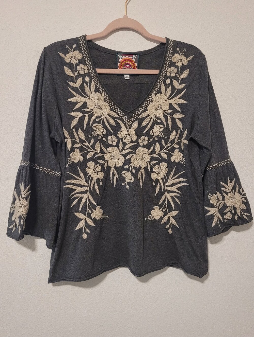 Johnny Was Grey Cream Floral Embroidered Boho Bell Sleeve Knit Top M